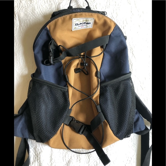 Small Dakine brand backpack - Picture 1 of 2